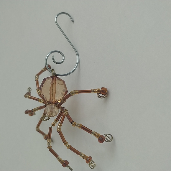 Handmade Small Copper Coloured Glass Spider - Picture 3 of 3